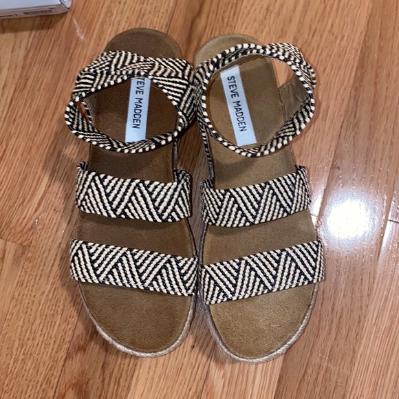 COPY - Steve Madden Kimmie - Picture 2 of 6